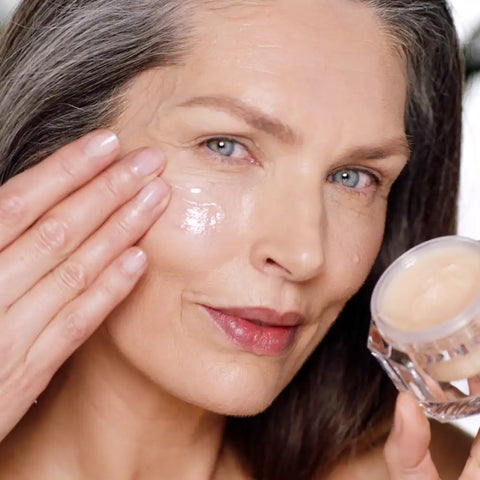CHARLOTTE’S MAGIC SKIN ON-THE-GO KIT SKINCARE KIT
