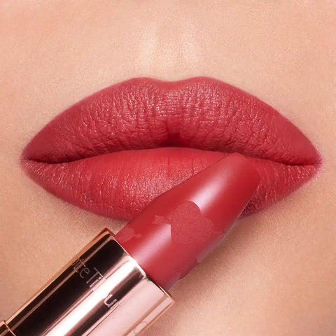 PILLOW TALK LOVE EFFECT LIPSTICK K.I.S.S.I.N.G - NAUGHTY TALK