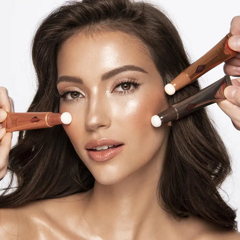 BEAUTY LIGHT WAND & HOLLYWOOD CONTOUR KIT MUST-HAVE CHEEK KIT